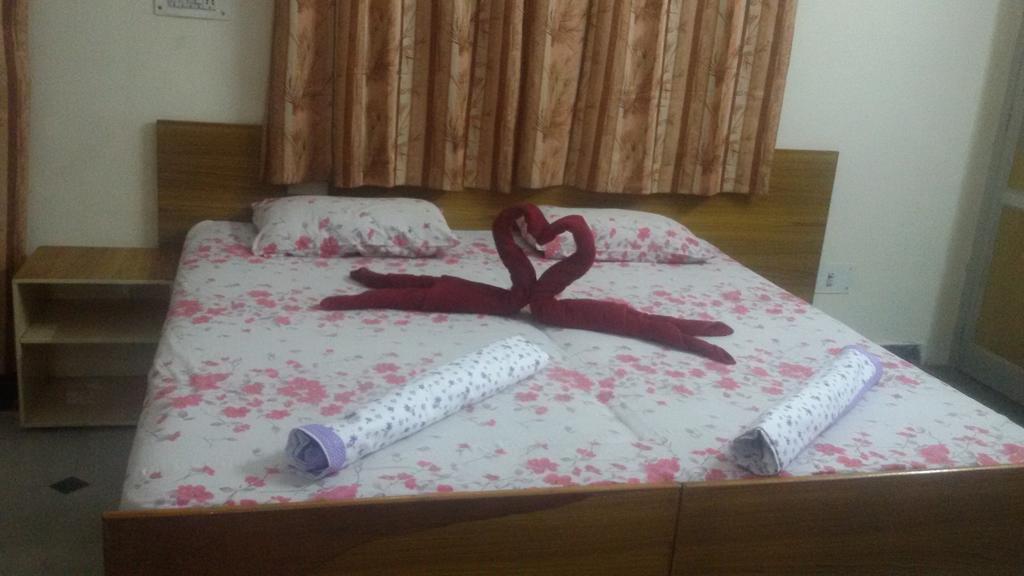 Hotel Sukhsadan Dehradun Chambre photo